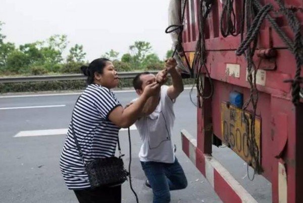  暴雨行车注意事项